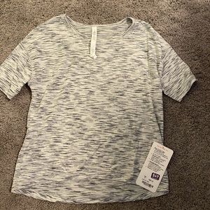 NWT lululemon tee